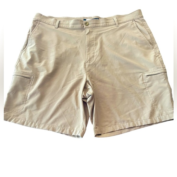 🔥⛳️Chaps golf shorts size 42 tan cargo style. Like new with stretch! - Picture 1 of 8